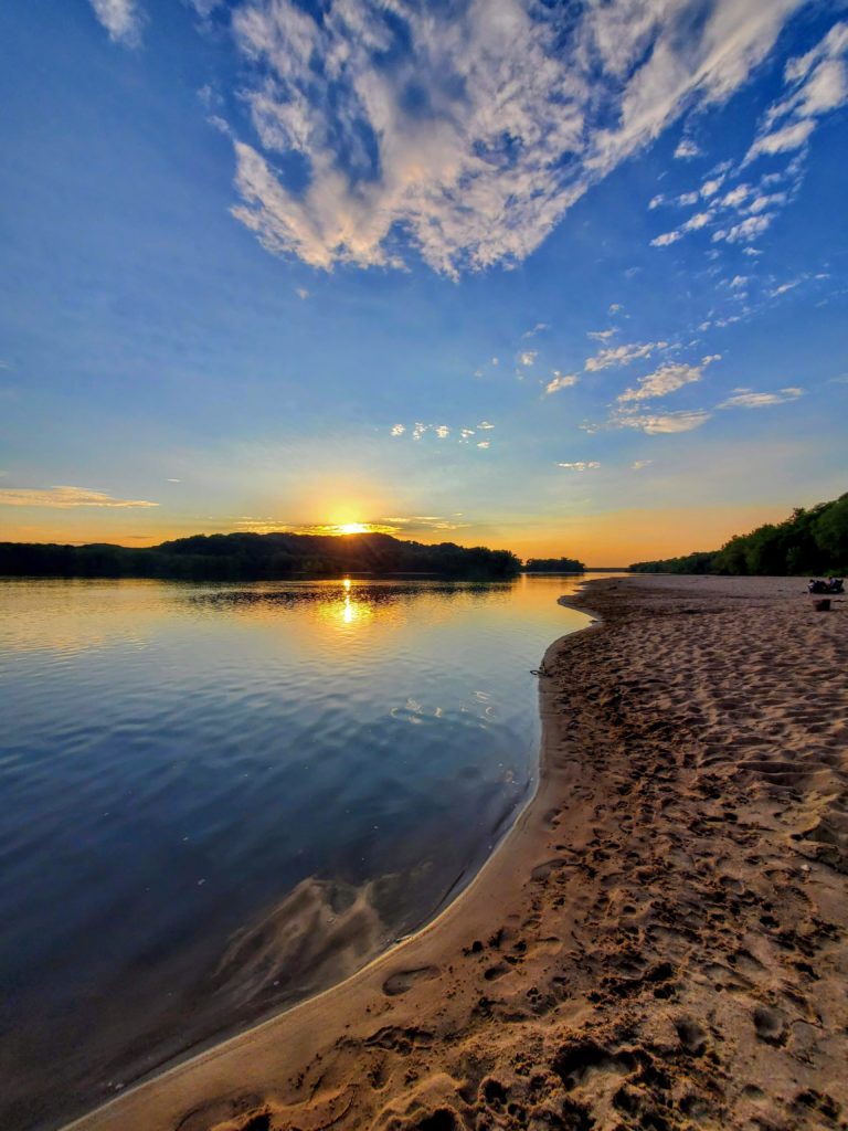 20200821_191906_river_2